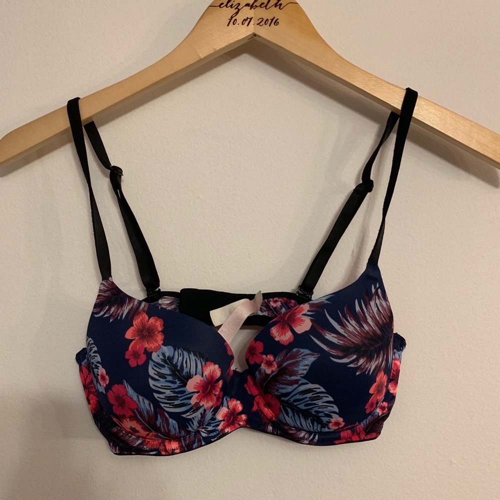 VS Pink T-shirt Bra